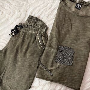 Chic Olive Green Pantsuit with Embellishments